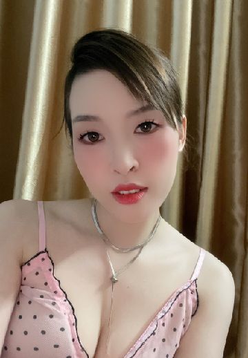 Mimi available for random video chat