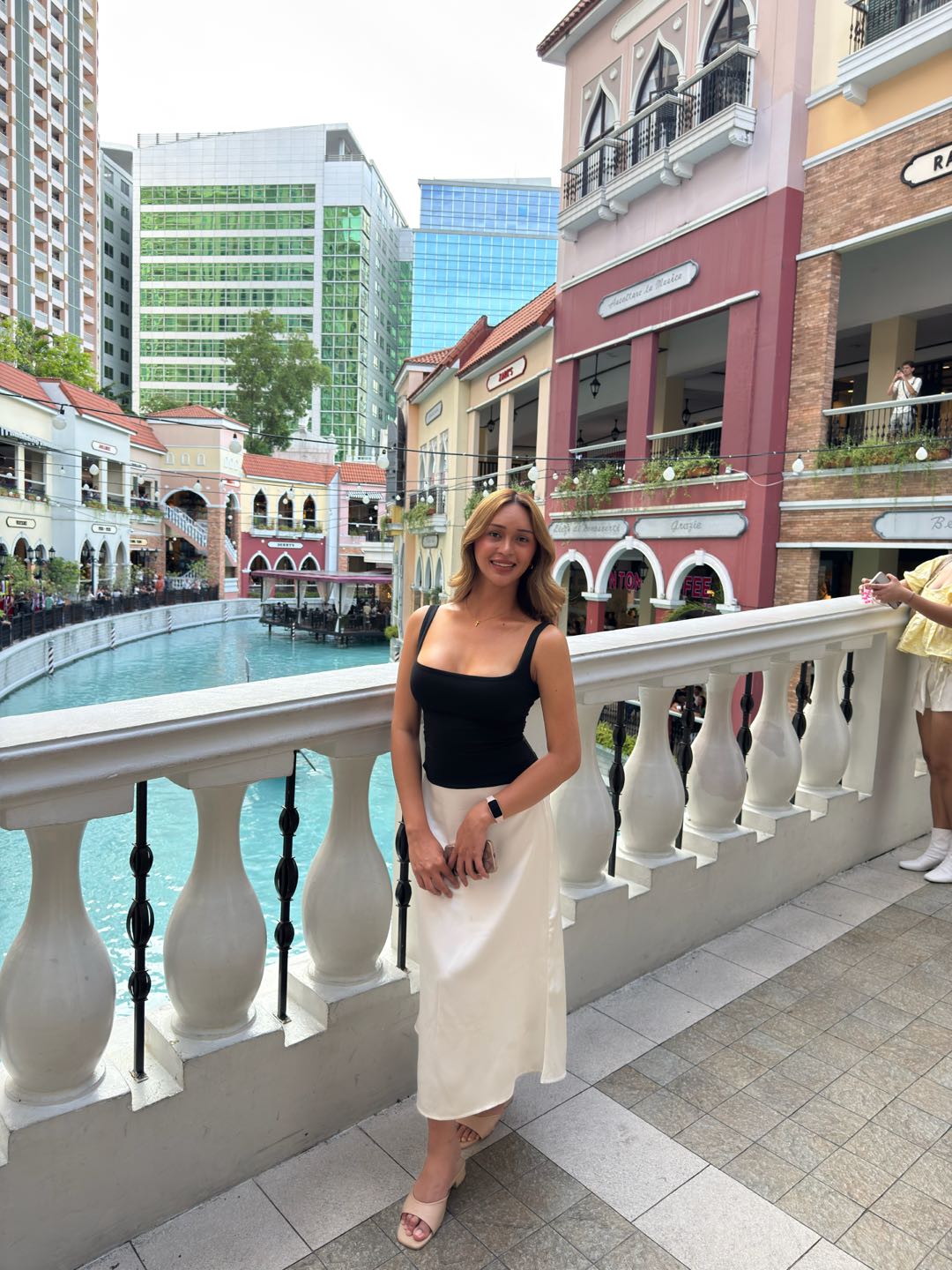 Chalita available for random video chat